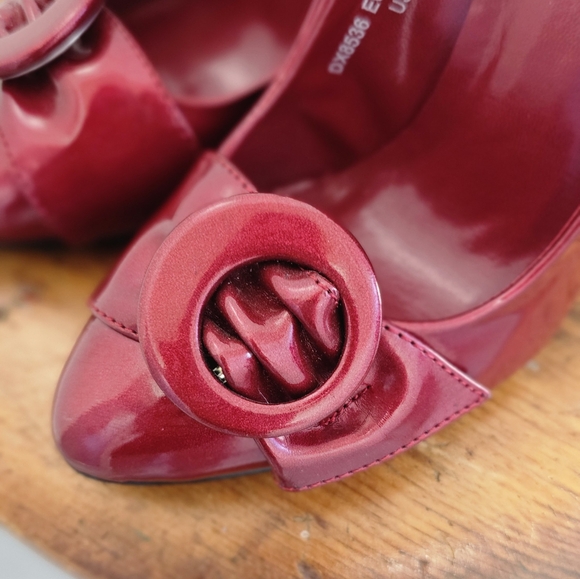 Vangelo wine red faux patent leather stiletto pumps, size 6. - Picture 5 of 7